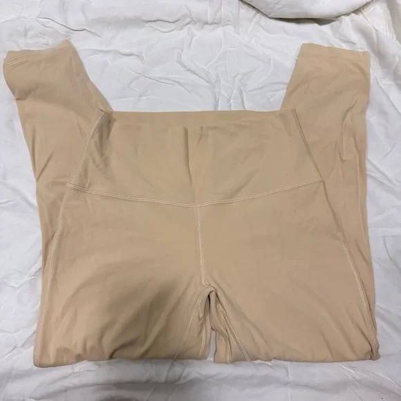 Lululemon Align Leggings – Pale Yellow | Size 8 | Excellent Condition - Picture 2 of 5